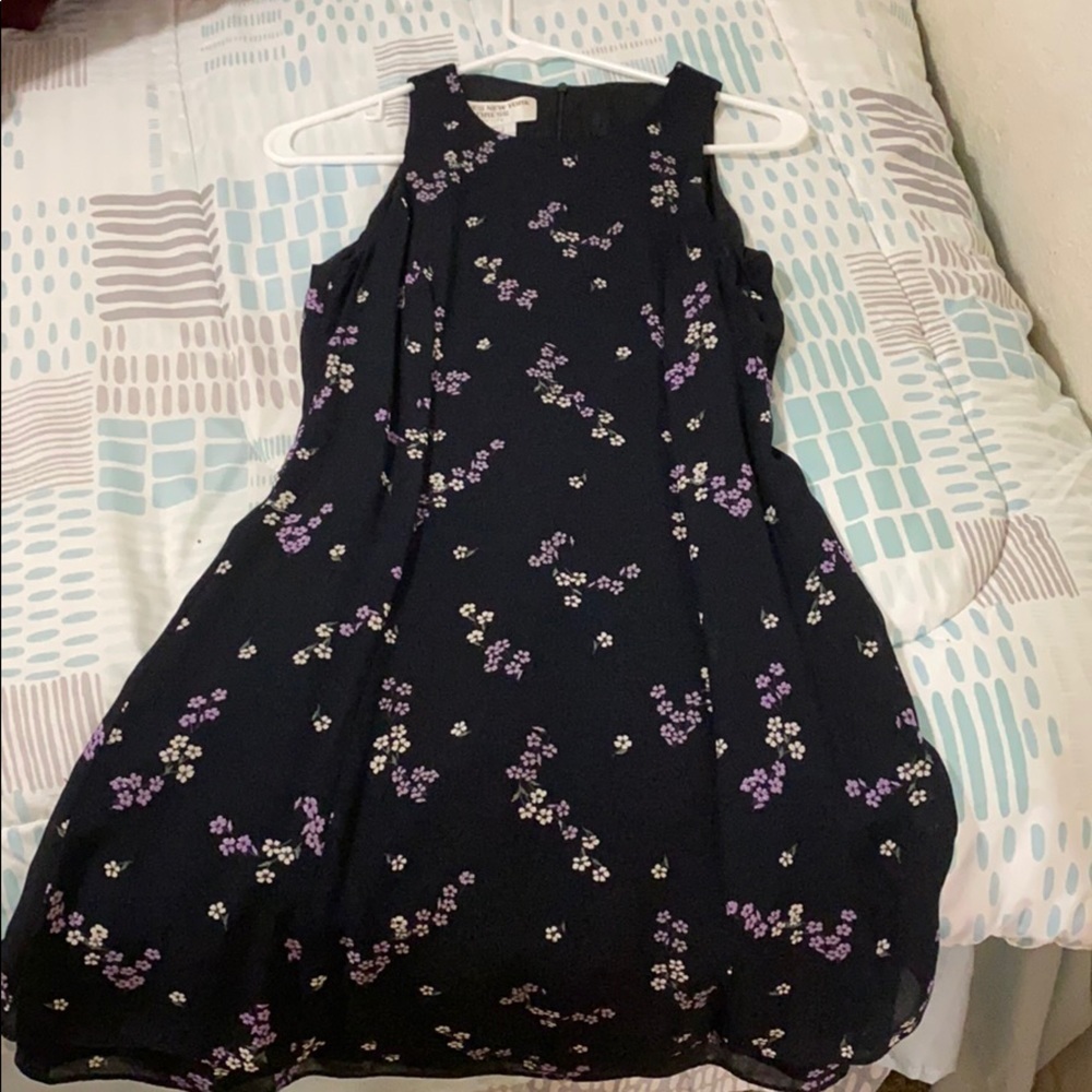 💜Black dress with floral design!